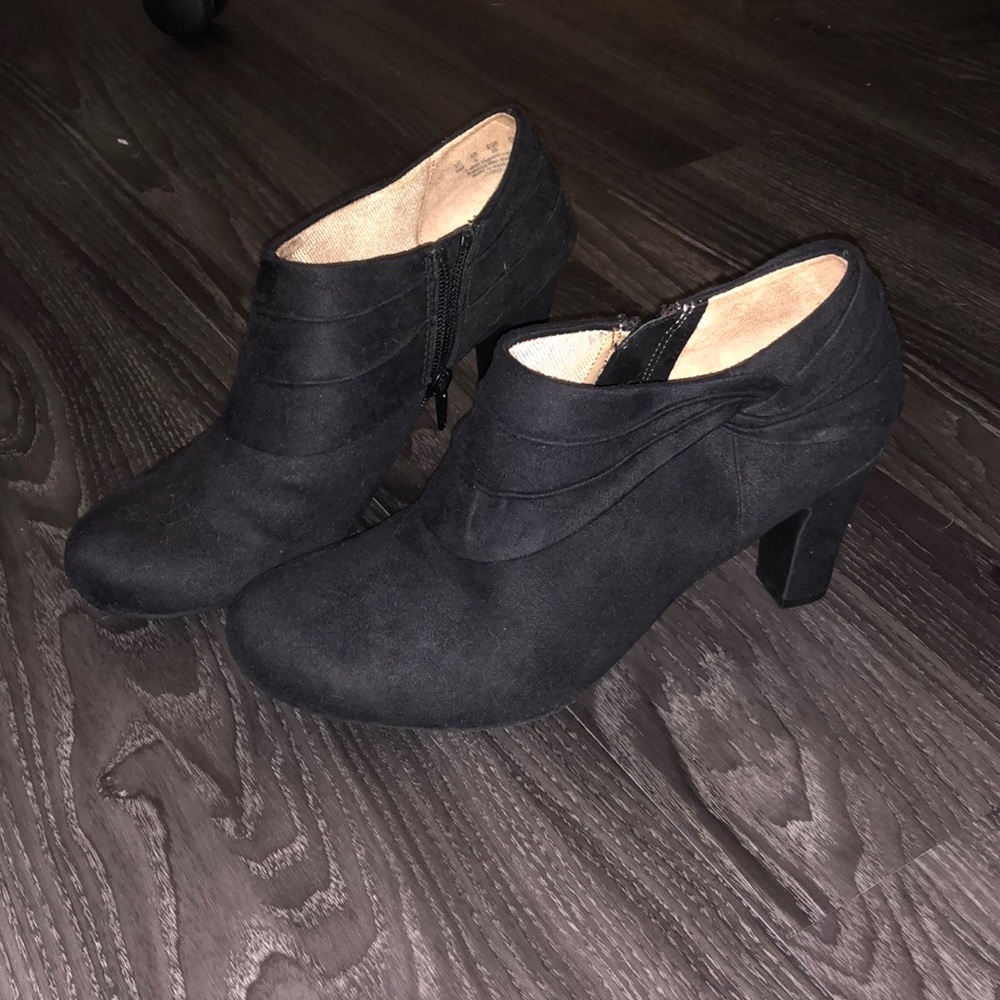 Professional black heels